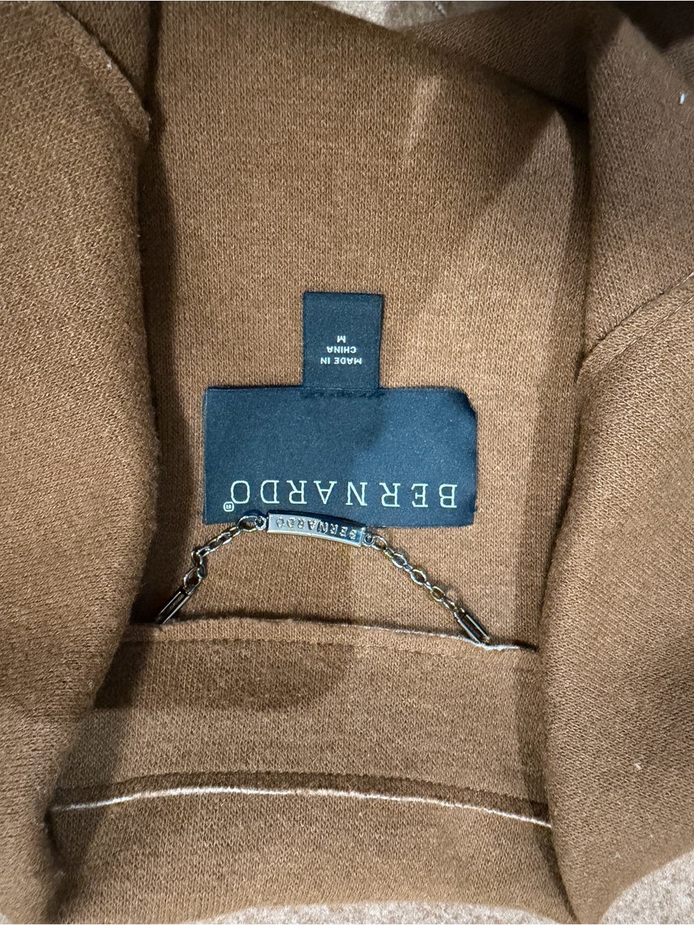 Bernardo wool trench coat. Color brick sz M